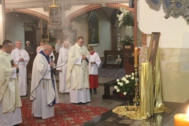 Katedra. Wprowadzenie relikwii bł. kard. Stefana Wyszyńskiego