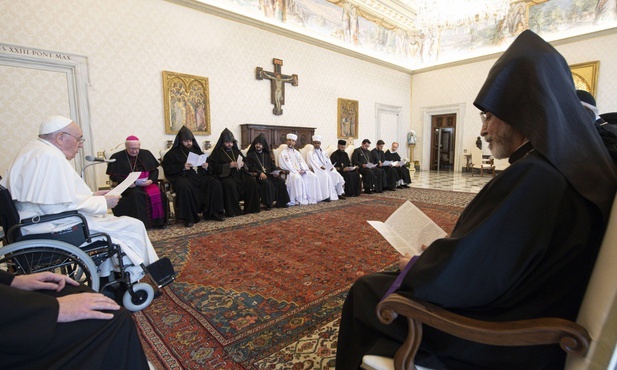 Papież: jedności nie tworzy się przy biurku, ale na drodze braterstwa