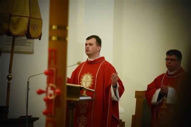 Mszy św. na Świętym Krzyżu przewodniczył ks. Karol Kostecki.