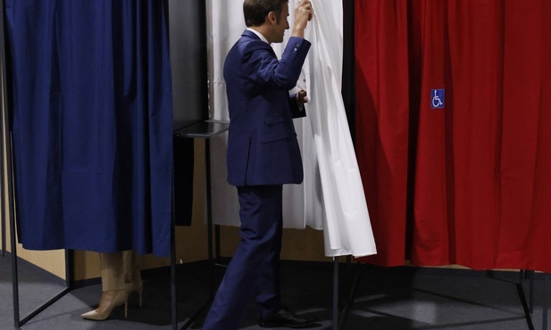 Francja: Niska frekwencja w I turze wyborów parlamentarnych