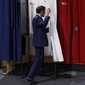 Francja: Niska frekwencja w I turze wyborów parlamentarnych