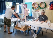 Sondażowe wyniki I tury wyborów parlamentarnych we Francji