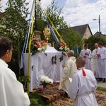 Procesja eucharystyczna w Kudowie-Zdroju z bp. Adamem Bałabuchem