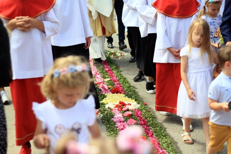 Przepraszam panią, której niechcący nadepnąłem na piętę