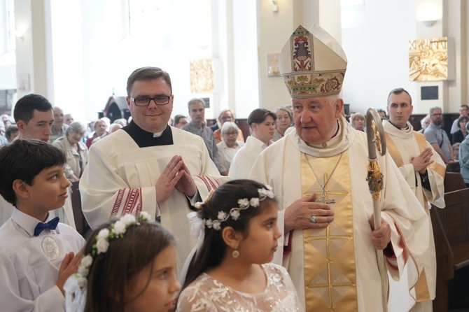 Pan Jezus na kwietnych dywanach. Boże Ciało na Kamionku