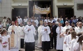 Pan Jezus na kwietnych dywanach. Boże Ciało na Kamionku