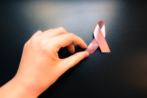 Eksperci: Nowy lek zrewolucjonizuje leczenie ponad połowy chorych na raka piersi