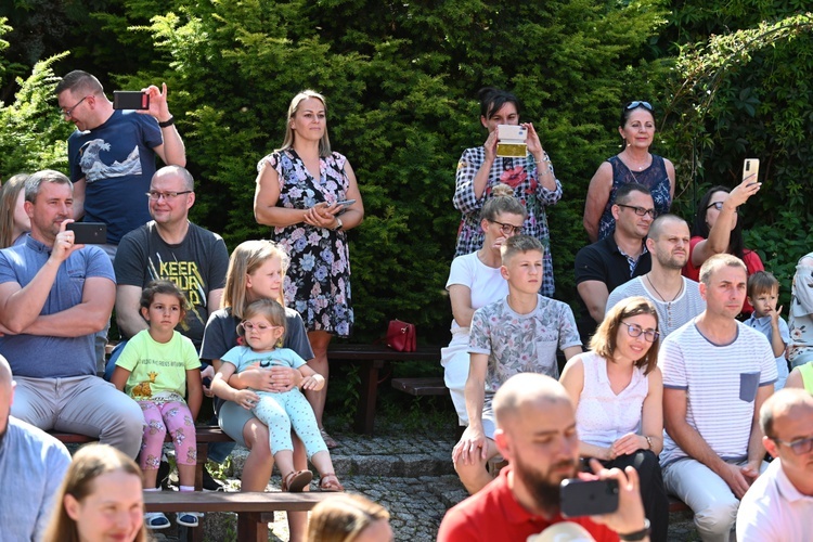 "Stokrotki" z przedszkola sióstr prezentek wystąpiły dla rodziców