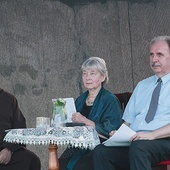 ▲	Uczestnicy sesji (od lewej): o. Piotr Mróz OFM, Ewa Jednorowska i dr Paweł Glugla. 