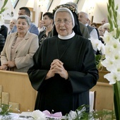 Elżbietanka w czasie uroczystej Mszy św. z okazji 60-lecia profesji.