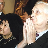 Na zdjęciu z żoną Marią Teresą Trân Thi Lài- -Wilkanowicz.