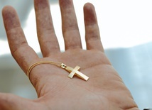 Wzrasta prześladowanie chrześcijan „w białych rękawiczkach”