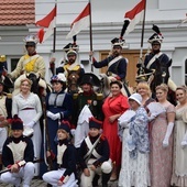 Centrum Kultury Gminy Kutno wraz z Gminną Biblioteką Publiczną im. Józefa Bohdana Zaleskiego w Leszczyku zorganizowały imprezę historyczną - I Odyseję Napoleońską – która przeniosła gości w czasie. 