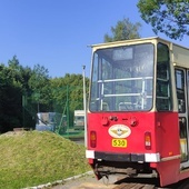 Dąbrowa Górnicza. Strażacy dostali w prezencie tramwaj do ćwiczeń