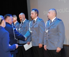 62 policjatów otrzymało awans na wyższy stopień służbowy.