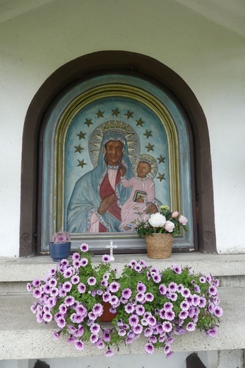 Obraz Matki Bożej, który chcą odnowić parafianie z Międzybrodzia Bialskiego.