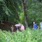 Śladami dawnych pustelników z Góry Świętej Anny