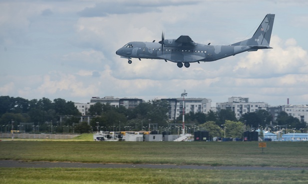 Samolot z 10 osobami poszkodowanymi w wypadku w Chorwacji wylądował w Warszawie