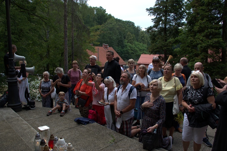 Pielgrzymka trzeźwości do sanktuarium Matki Bożej Brzemiennej