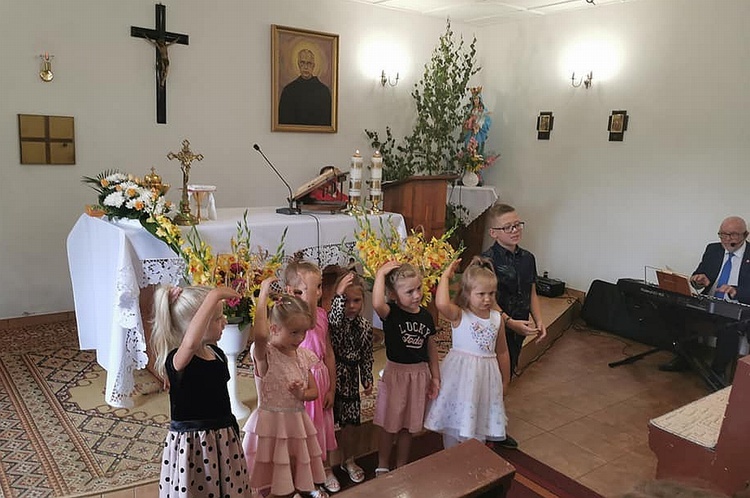 W parafii w Bierutowie ze św. Maksymilianem i pielgrzymką do Solnik Małych