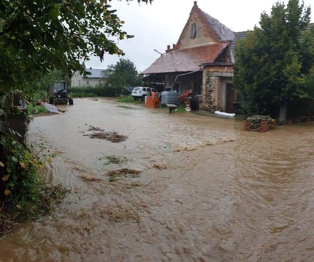 Dwa powiaty na terenie diecezji walczą z podtopieniami 