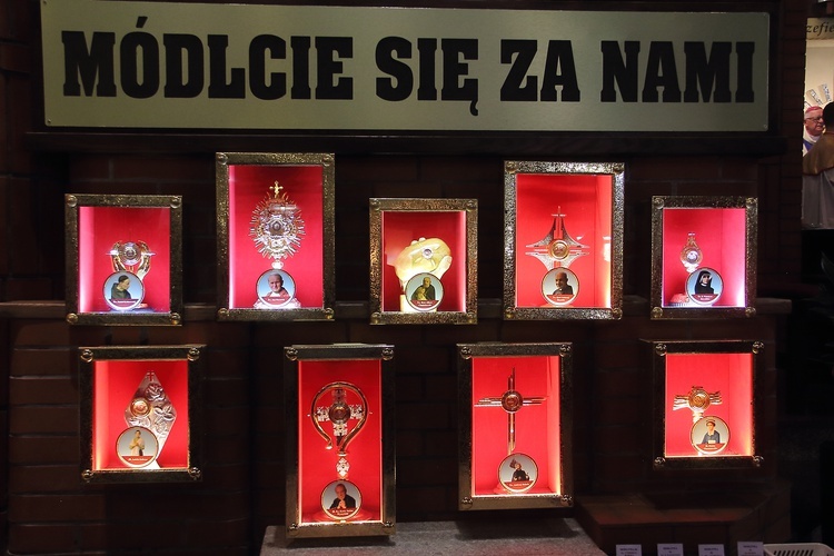 Instalacja relikwii w Słupsku