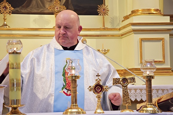 Jego relikwie w tym roku wprowadzono do parafii św. Stanisława w Skierniewicach.