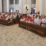 Katowice. Ministranci w katedrze