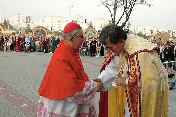 ▲	Kardynał Józef Glemp był częstym gościem przy ul. Stryjeńskich 21.