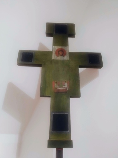 Niezwykły krzyż