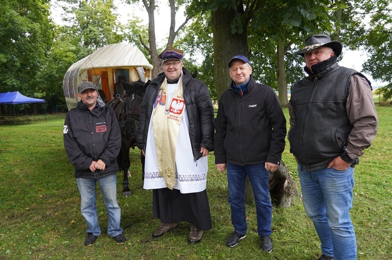 Łozina. Uroczystości odpustowe i pielgrzymka konna