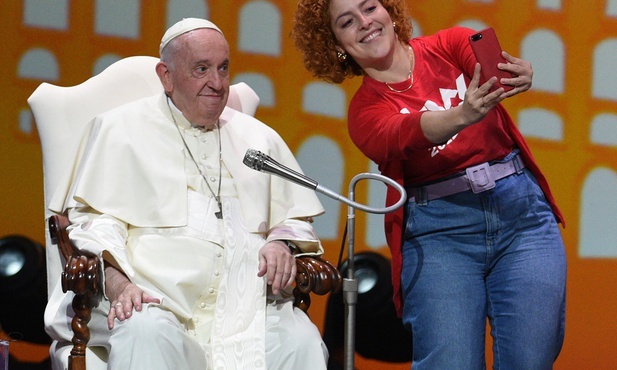 Papież w Asyżu: Zamienić gospodarkę, która zabija w gospodarkę życia i pokoju