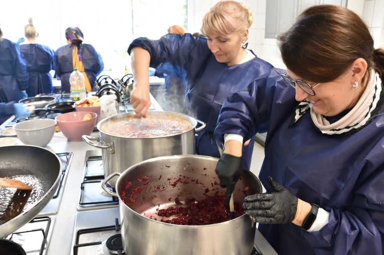 Wspólne warsztaty kulinarne uchodźców w Gdańsku