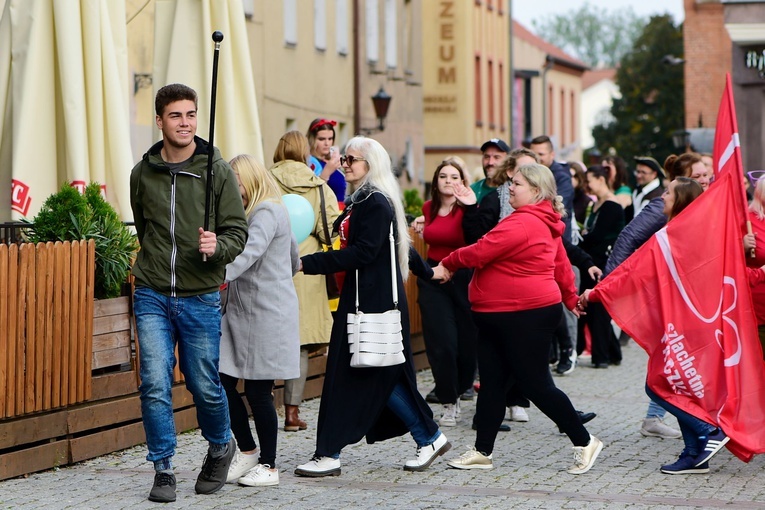 Olsztyn. Studniówka Szlachetnej Paczki