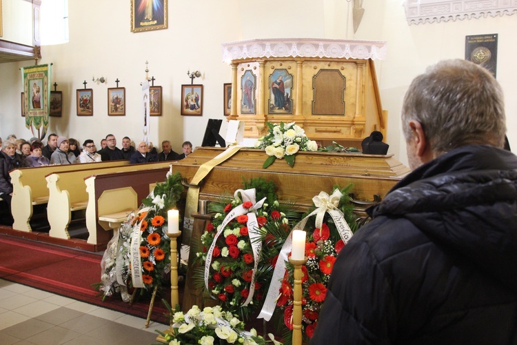 Pogrzeb ks. Stanisława Kałużnego