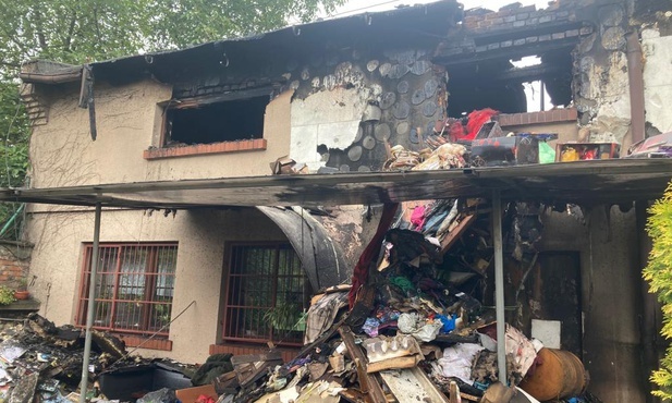 Piekary Śląskie. Ochronka dla dzieci zniszczona w pożarze. Caritas prowadzi zbiórkę na odbudowę