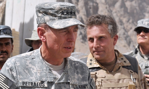 Gen. Petraeus przewiduje: Jeśli Putin użyje broni jądrowej, USA zniszczą rosyjskie jednostki na Ukrainie