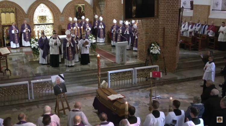 W Elblągu zakończyły się uroczystości pogrzebowe bp. Jana Styrny