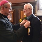 Papieski medal za działalność charytatywną