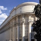 Gmach banku PKO  przy ul. Wielopole w Krakowie, zaprojektowany  przez Adolfa  Szyszko-Bohusza.
