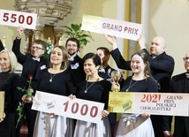 Zdobywcy ubiegłorocznej nagrody grand prix na festiwalu Gaude Cantem: zespół wokalny Luna Plena z Zabrza.
