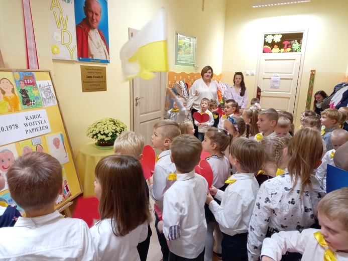Olsztyn. Dzień Papieski w Przedszkolu Miejskim nr 10