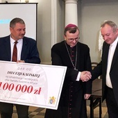 100 tys. zł na pomoc ofiarom handlu ludźmi