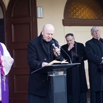 Nabożeństwo na cmentarzu Centralnym