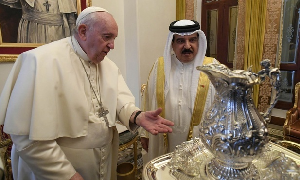 Franciszek z królem Bahrajnu