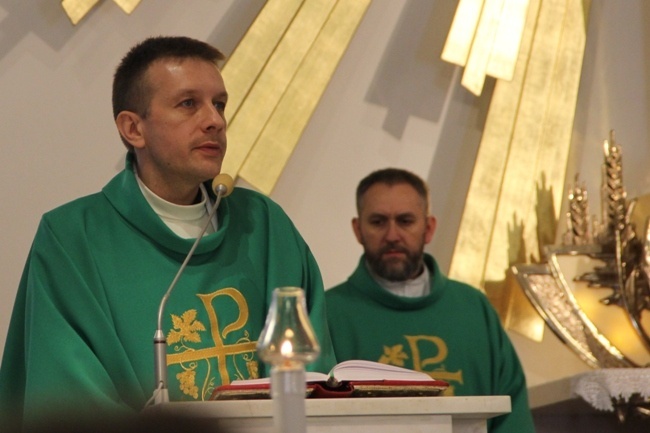 Homilię wygłosił ks. Michał Krawczyk.