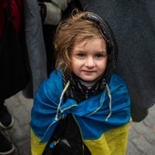 Chersoń: po miesiącach rosyjskiej okupacji na podwórka wyszły dzieci