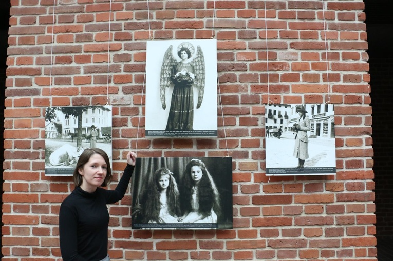 Prof. Karolina Lanckorońska na fotografiach