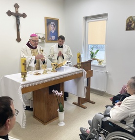 Biskup pobłogosławił kaplicę w pilskim hospicjum