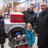 Magazyn Caritas  Diecezji Warszawsko- -Praskiej już od początku grudnia zapełnia się podarkami, które trafią do potrzebujących. 